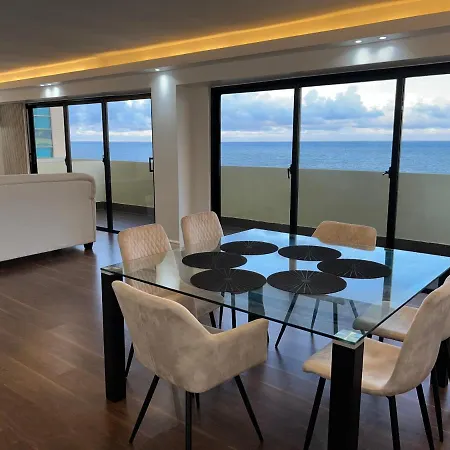 Luxury Apartament Ocean Front Apartment